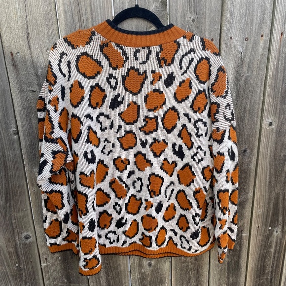 Vintage Leopard Tunic Sweater - Picture 5 of 7